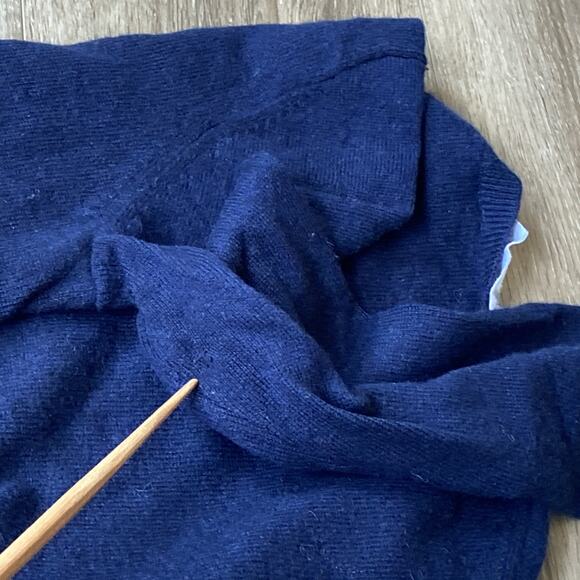 Everlane Cashmere Crew Sweater Womens Sz S Navy Blue Classic - Picture 5 of 12